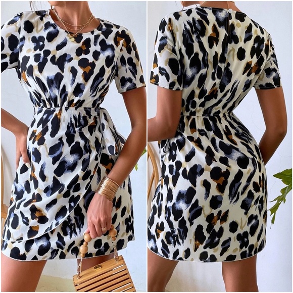 Leopard Print Side Tie Short Sleeve Dress - Picture 2 of 6
